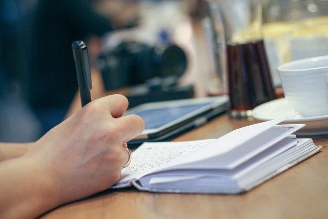 Domina tus Pensamientos: Técnica de Escritura Terapéutica Paso a Paso para Dejar de Rumiar