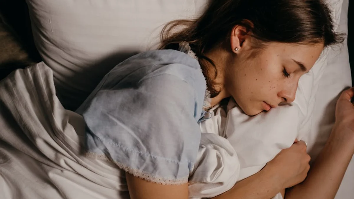 Rutina nocturna para descansar mejor: guía paso a paso - Apaga tu Mente