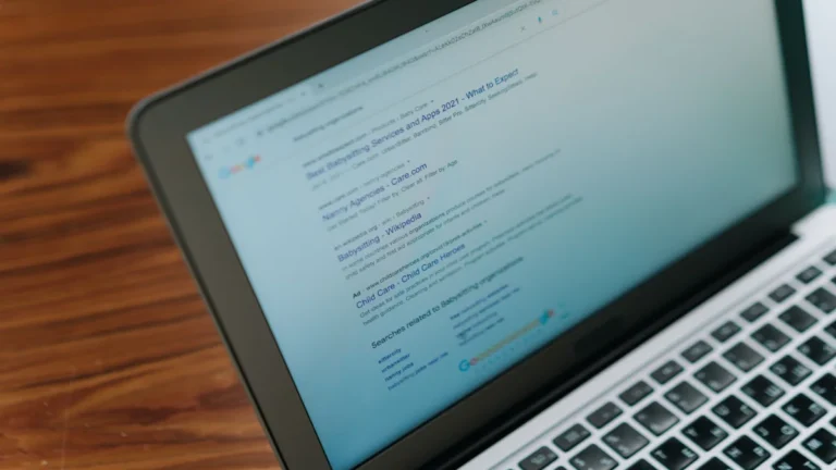Tutorial SEO YouTube 2026: optimiza tus vídeos paso a paso