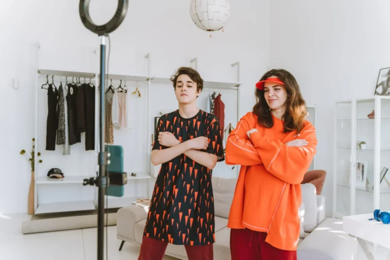 Cómo crear ganchos irresistibles en TikTok: tutorial de los primeros 3 segundos